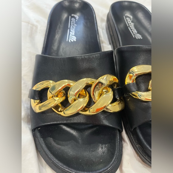 L’intervalle Slides 🖤💛 - Picture 3 of 7